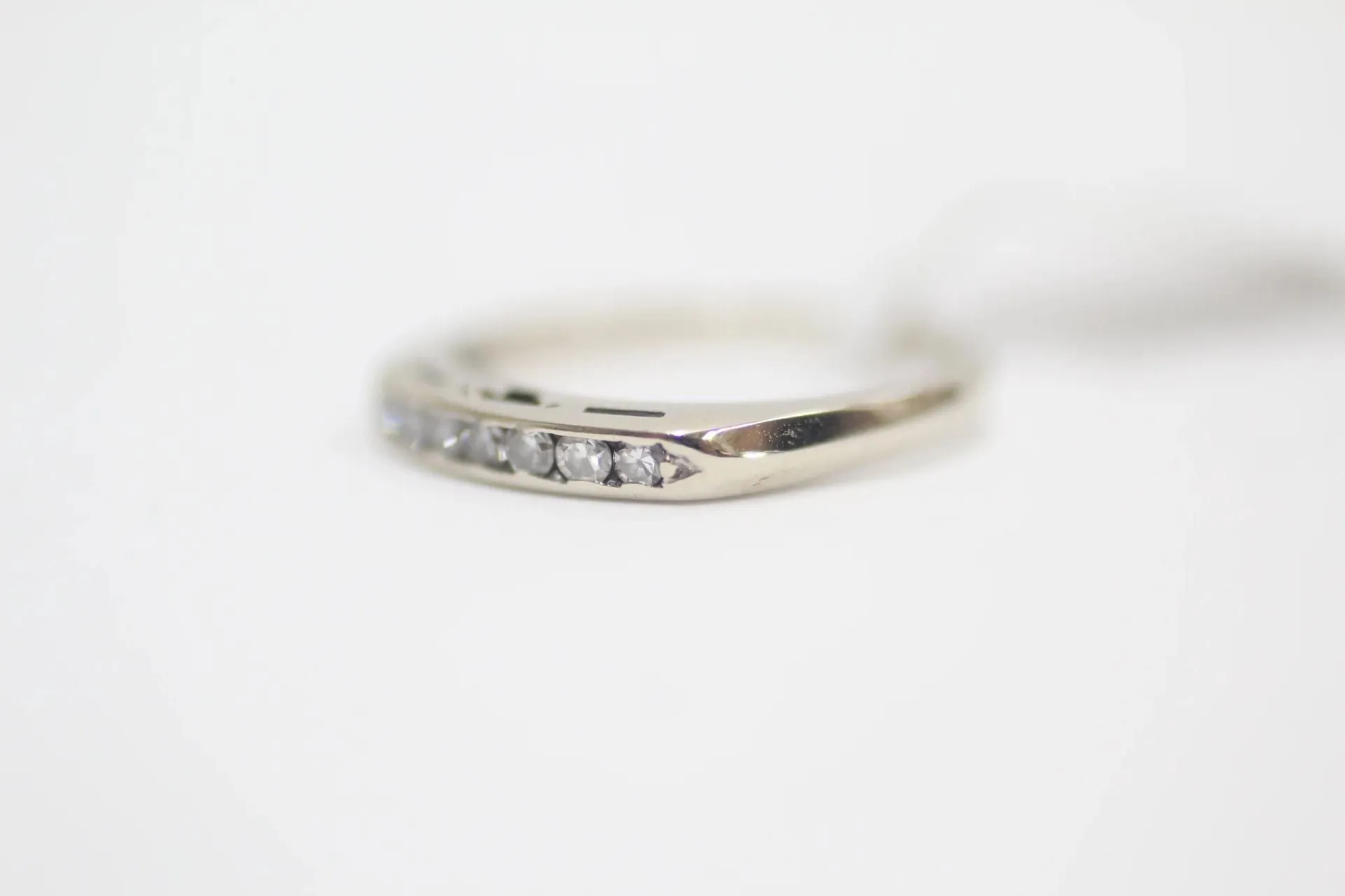 14K White Gold Diamond Band Ring (Size 7)