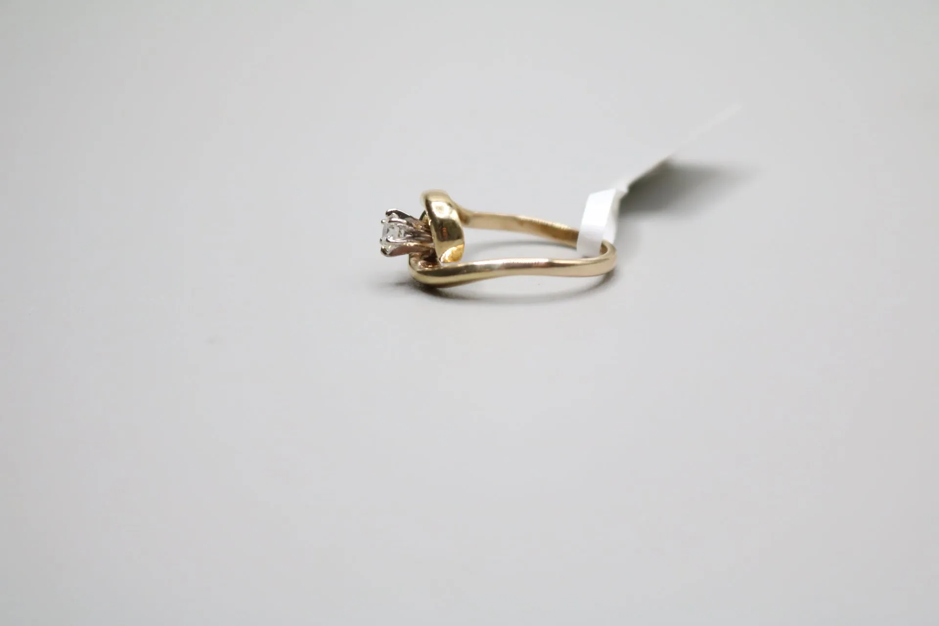 14K Yellow Gold Diamond Solitaire Bypass Ring (0.18 CTW) (Size 5 1/2)