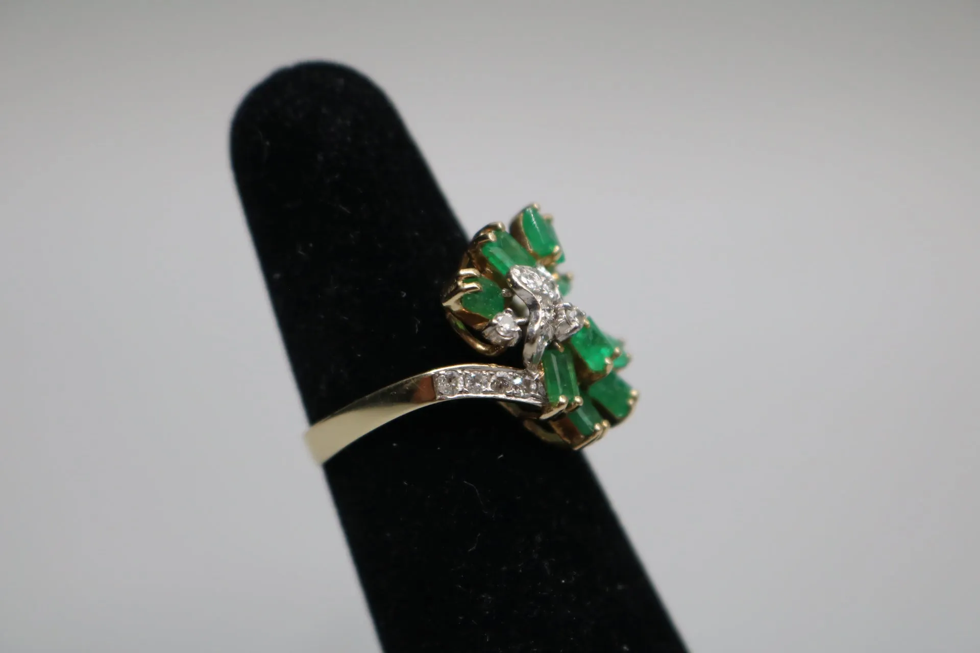 14K Yellow Gold Ladies Diamond & Emerald Cluster Ring (Size 7) 1.48CTW Local Pick up only