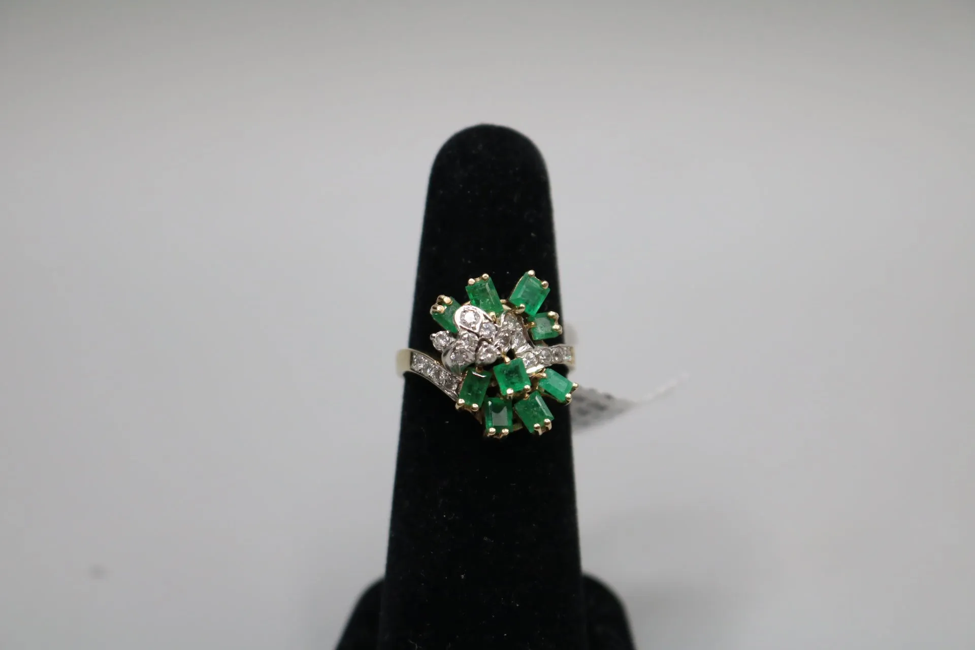 14K Yellow Gold Ladies Diamond & Emerald Cluster Ring (Size 7) 1.48CTW Local Pick up only