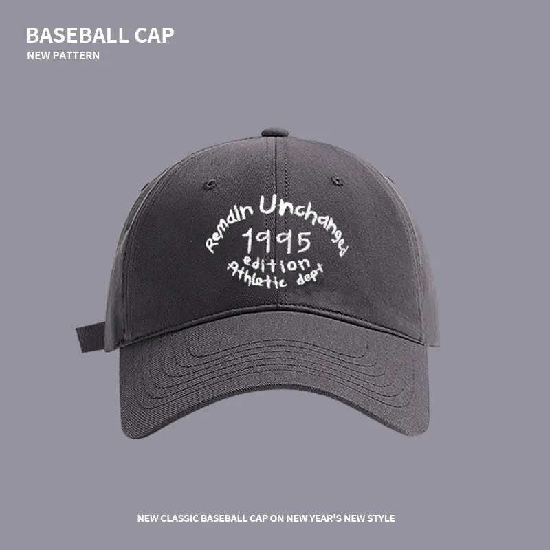 Baseball hat with contrasting letters for female couples, versatile for all seasons, made of pure cotton to deepen the head circumference and show the face