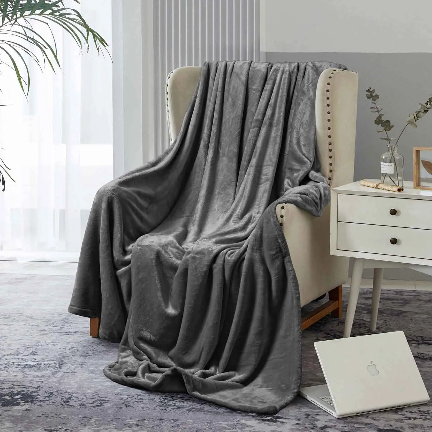 Supersoft 310 gsm Snuggly AC Fleece Blanket Grey